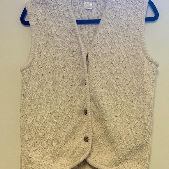 L.L. Bean Sweaters - Vtg Women’s LL BEAN Academia Grandpacore Cream Knit Button-Up Vest Sz.M